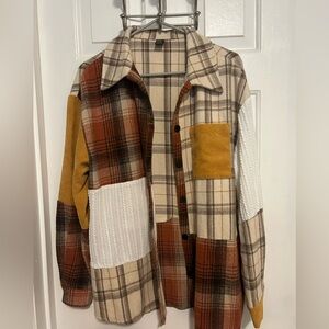 LAST CHANCE- Adorable flannel piece that’s perfect for fall! :)